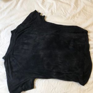 Dark tie dye crew neck shirt